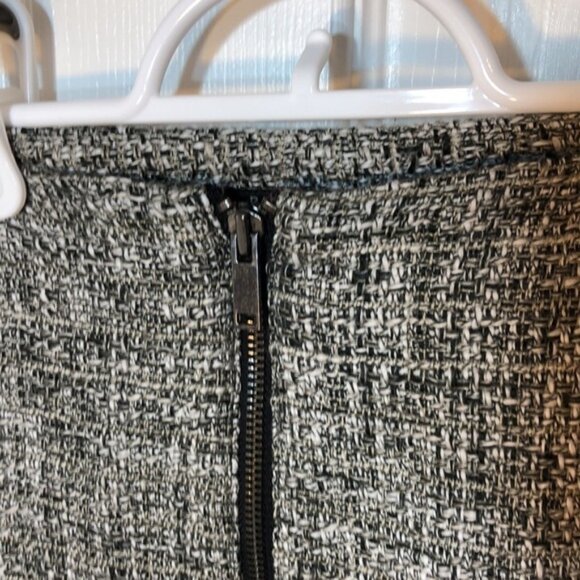 Banana Republic Factory Mini Skirt Size 4 - Picture 2 of 5